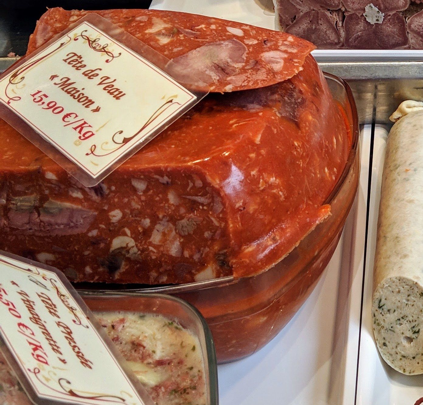 Tête de veau maison en terrine avec son étiquette
